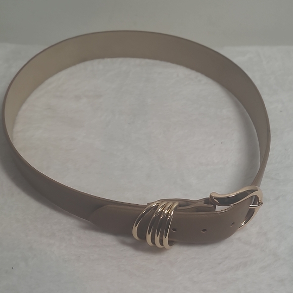 Vince Camuto Accessories - Vince Camuto Elegant Tan Belt with Gold Buckle